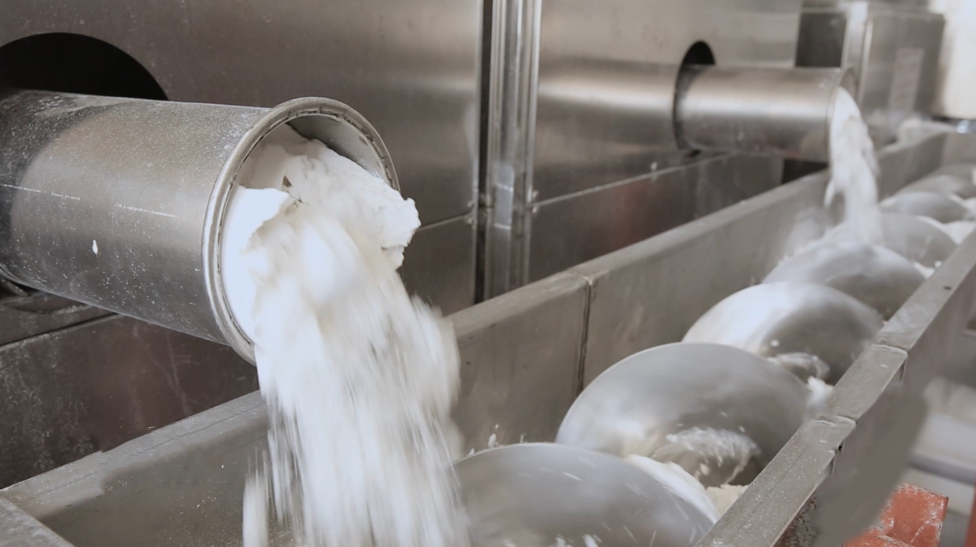WX20240727 111707 LIANGLU Jiangxi Rice Noodles Factory: Tradition and Innovation Combined.
